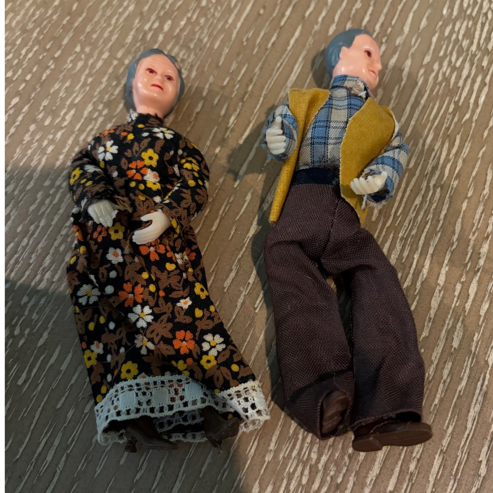 Vintage Dollhouse Miniature 1:12 Scale Bendable Poseable Grandparent Dolls Set